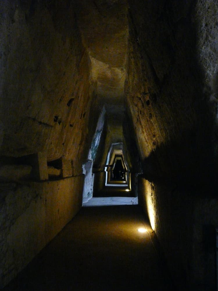 repeating interior arcs of corridor like architectural shape
